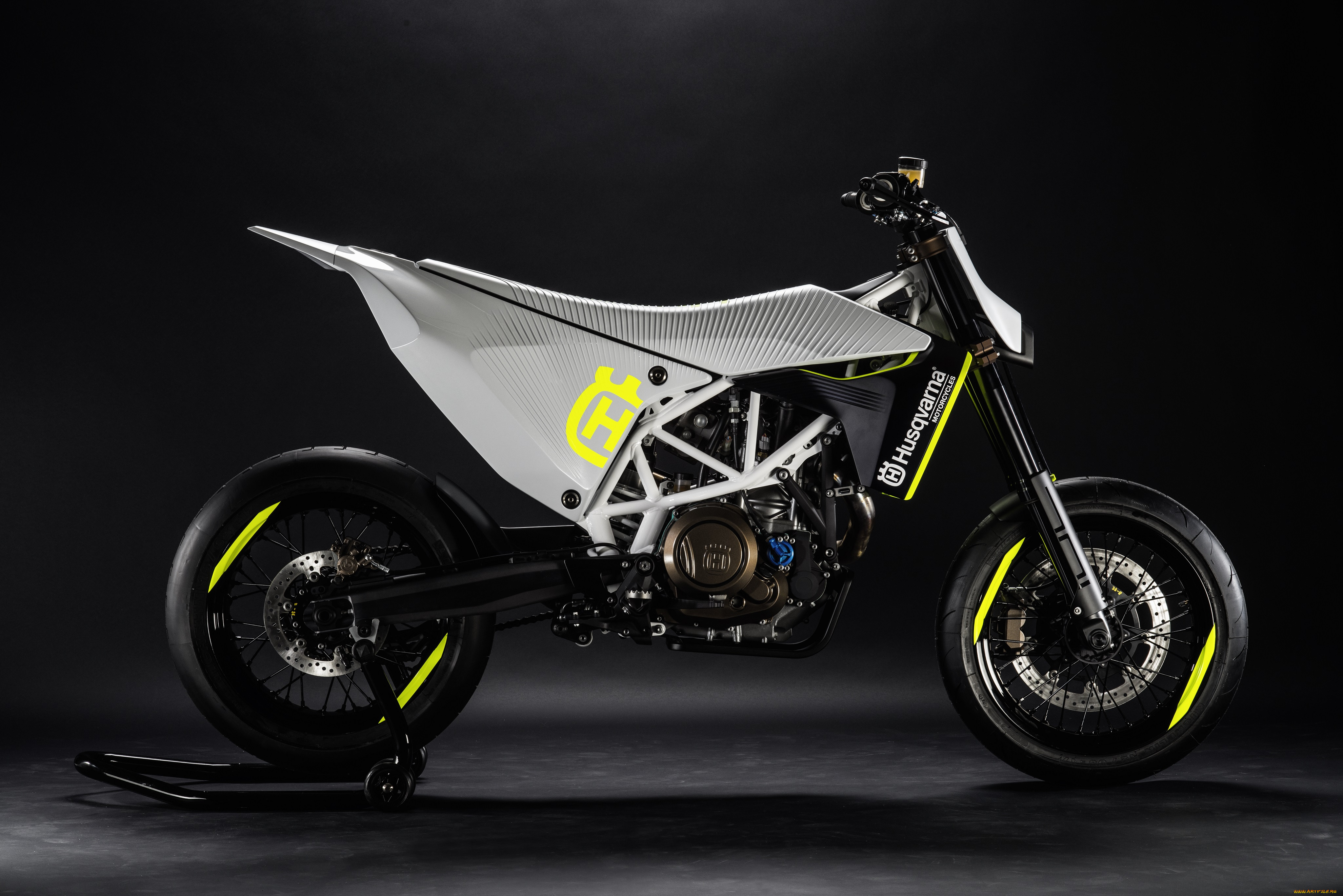 Husqvarna 701 Supermoto 2022